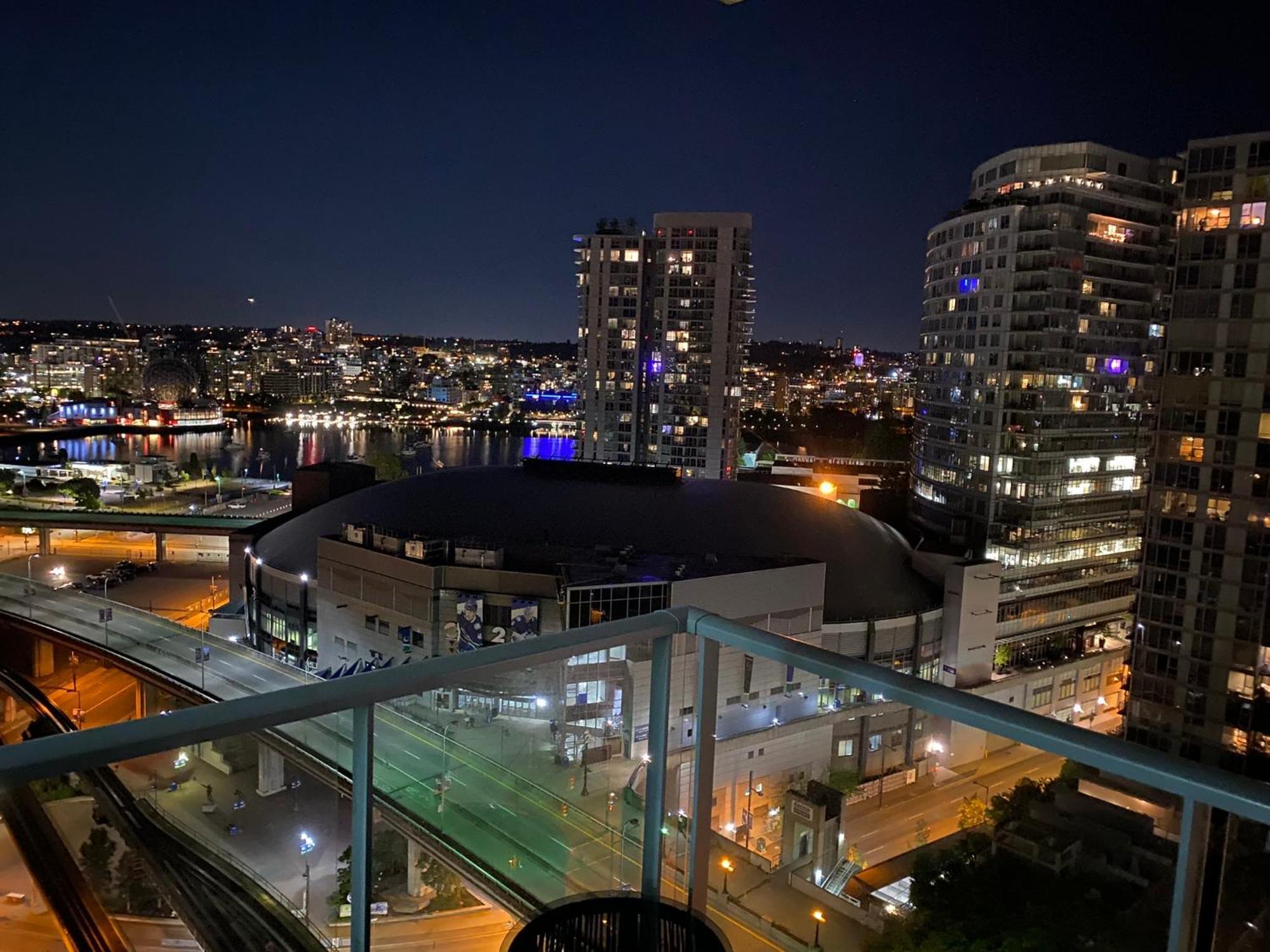 Beautiful Bright Modern Condo With Water View And Ac In Dt Vancouver 2Br,3Bd,2Bt Sleeps 6 Guests Free Parking Netflix Included Exteriér fotografie